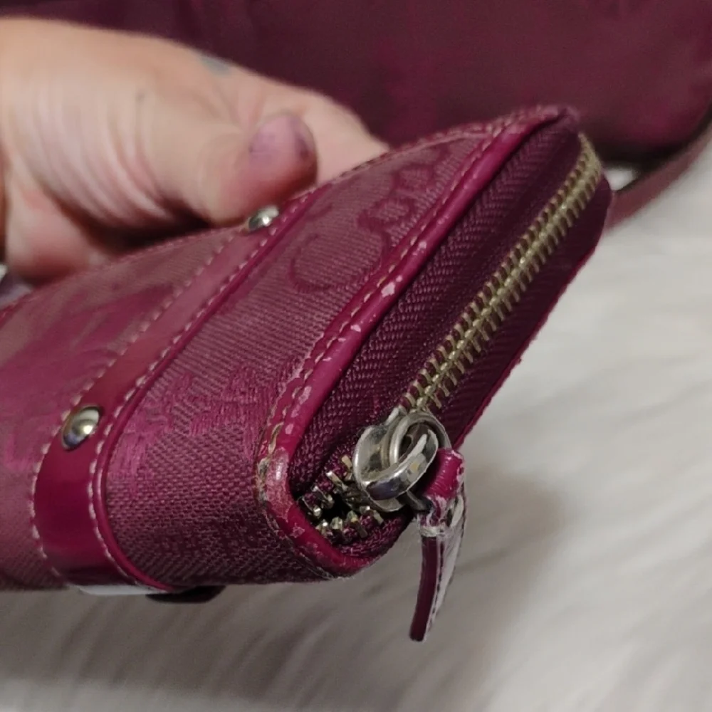 SOLD SOLD SOLD!oach Chelsea Horse & Carriage Vintage Maroon Satchel & Wallet Set - Picture 10 of 14